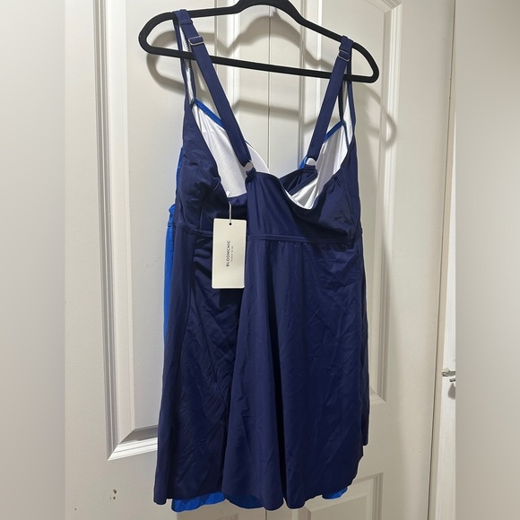 BloomChic Plus Size Colorblock Contrast Crossover Detail Ruffle Hem Tankini Top - Picture 7 of 7